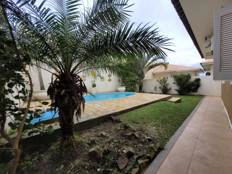 EXCELENTE CASA COM PISCINA: 6ª foto da galeria de imagens do imóvel