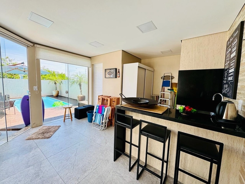 EXCELENTE CASA COM PISCINA: 14ª foto da galeria de imagens do imóvel