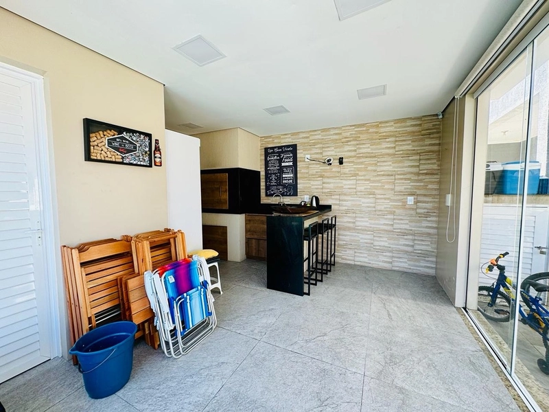 EXCELENTE CASA COM PISCINA: 13ª foto da galeria de imagens do imóvel