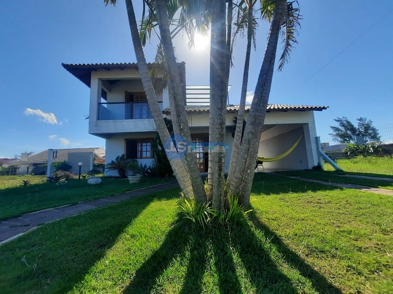 EXCELENTE CASA PRÓXIMA AO MAR: 3ª foto da galeria de imagens do imóvel