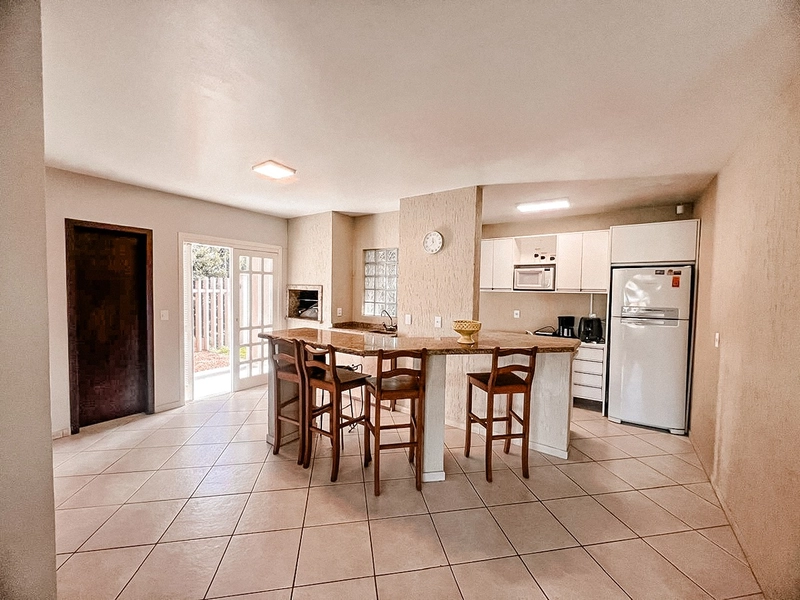 CASA DE PRAIA COM PISCINA: 14ª foto da galeria de imagens do imóvel