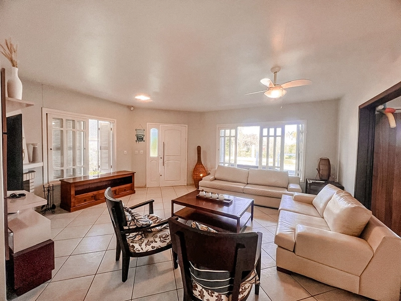 CASA DE PRAIA COM PISCINA: 8ª foto da galeria de imagens do imóvel