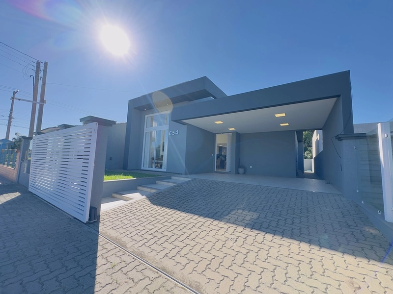 Excelente casa de Praia com PIscina: 1ª foto da galeria de imagens do imóvel