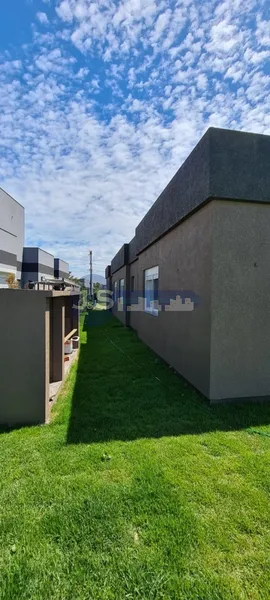 CASA EM CONDOMINIO FECHADO: 3ª foto da galeria de imagens do imóvel