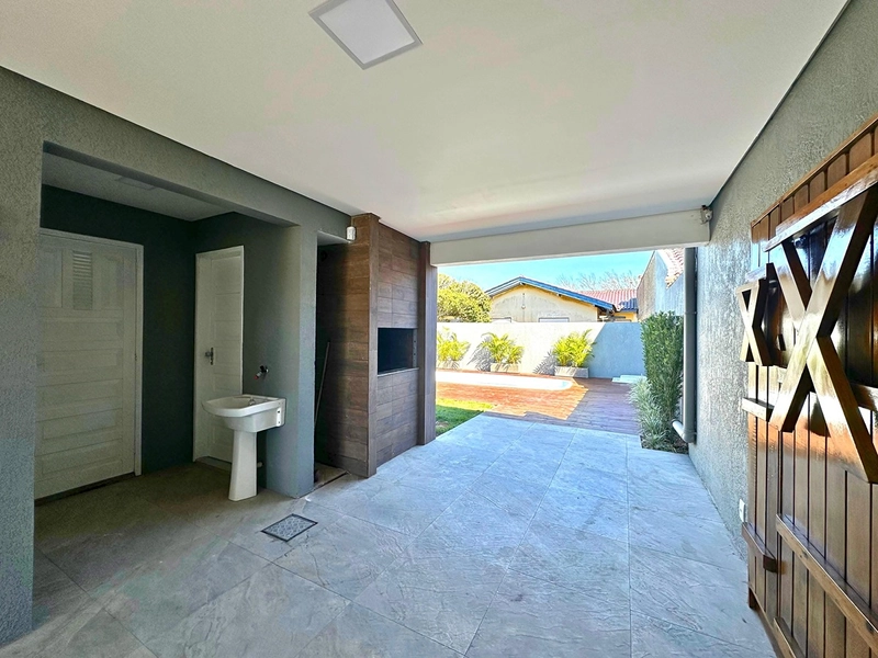 CASA DE PRAIA COM PISCINA: 4ª foto da galeria de imagens do imóvel