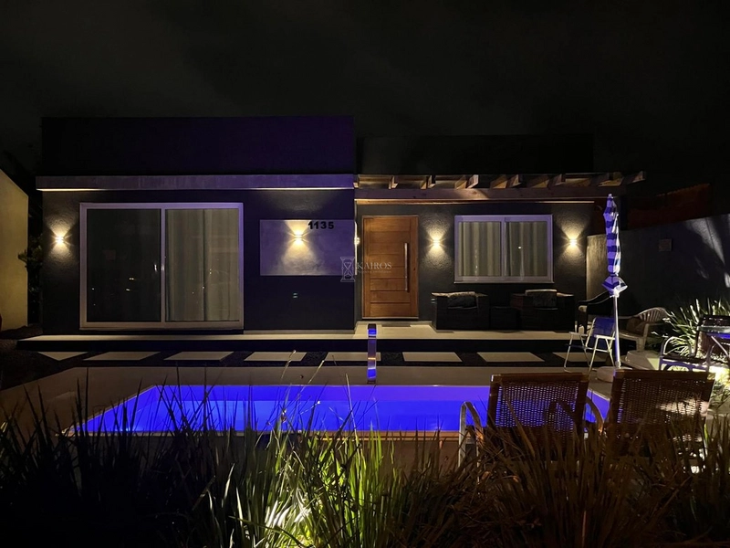 CASA DE PRAIA COM PISCINA: 2ª foto da galeria de imagens do imóvel