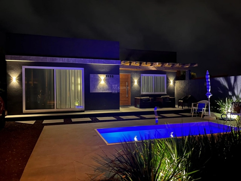 CASA DE PRAIA COM PISCINA: 3ª foto da galeria de imagens do imóvel