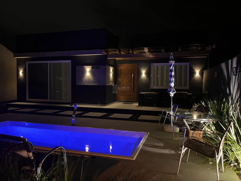 CASA DE PRAIA COM PISCINA: 1ª foto da galeria de imagens do imóvel