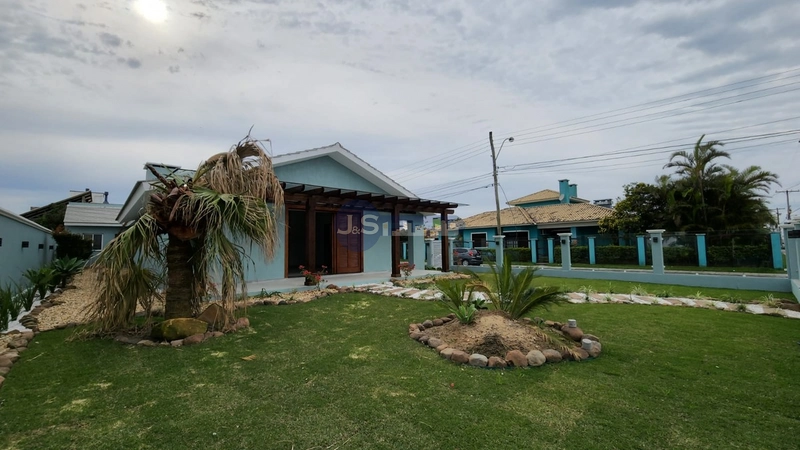 EXCELENTE CASA PROXIMA AO MAR: 3ª foto da galeria de imagens do imóvel