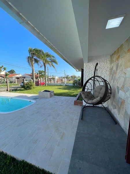EXCELENTE CASA DE PRAIA EM LAJE COM PISCINA: 3ª foto da galeria de imagens do imóvel