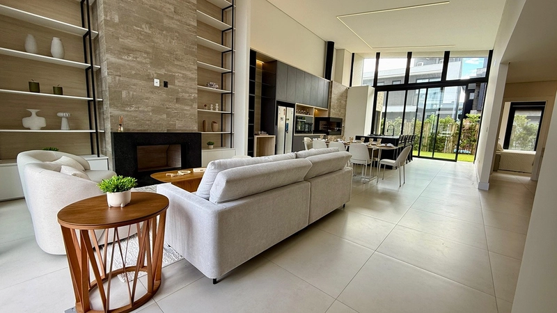 EXCELENTE CASA ALTO PADRÃO EM CONDOMÍNIO: 3ª foto da galeria de imagens do imóvel