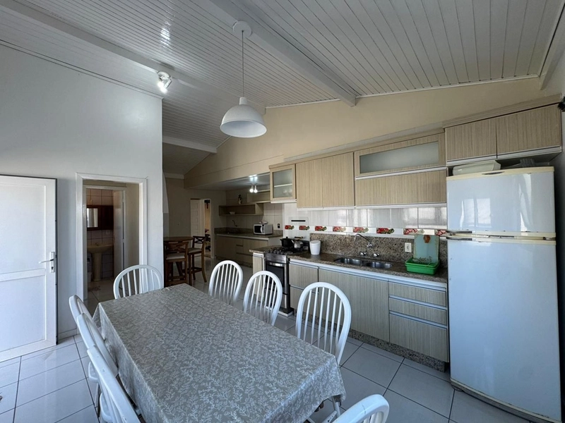 EXCELENTE CASA DE PRAIA UMA QUADRA DO MAR: 20ª foto da galeria de imagens do imóvel