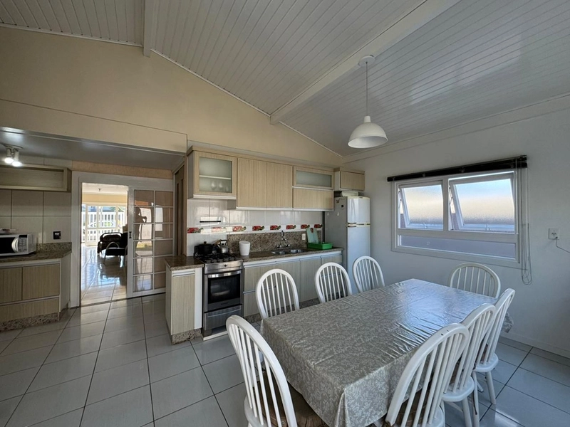 EXCELENTE CASA DE PRAIA UMA QUADRA DO MAR: 14ª foto da galeria de imagens do imóvel