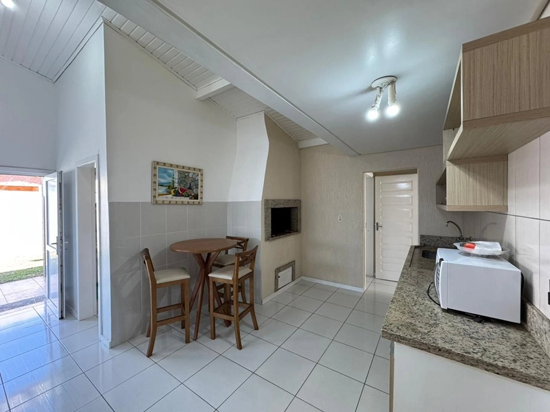 EXCELENTE CASA DE PRAIA UMA QUADRA DO MAR: 19ª foto da galeria de imagens do imóvel