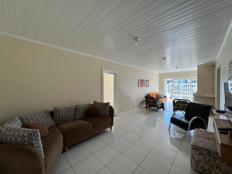 EXCELENTE CASA DE PRAIA UMA QUADRA DO MAR: 10ª foto da galeria de imagens do imóvel