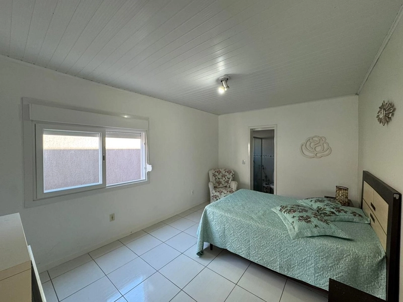 EXCELENTE CASA DE PRAIA UMA QUADRA DO MAR: 3ª foto da galeria de imagens do imóvel