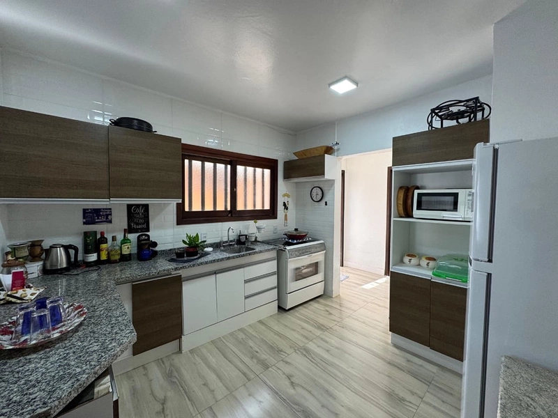 EXCELENTE CASA DE PRAIA PRÓXIMA AO MAR COM PISCINA: 14ª foto da galeria de imagens do imóvel