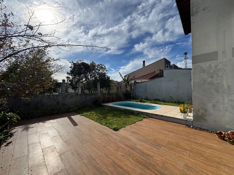 EXCELENTE CASA DE PRAIA PRÓXIMA AO MAR COM PISCINA: 16ª foto da galeria de imagens do imóvel