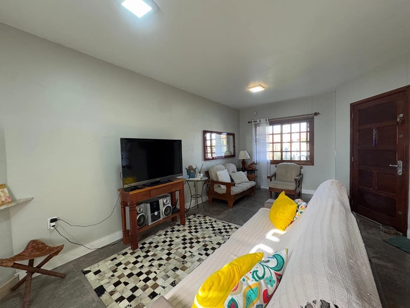 EXCELENTE CASA DE PRAIA PRÓXIMA AO MAR COM PISCINA: 7ª foto da galeria de imagens do imóvel
