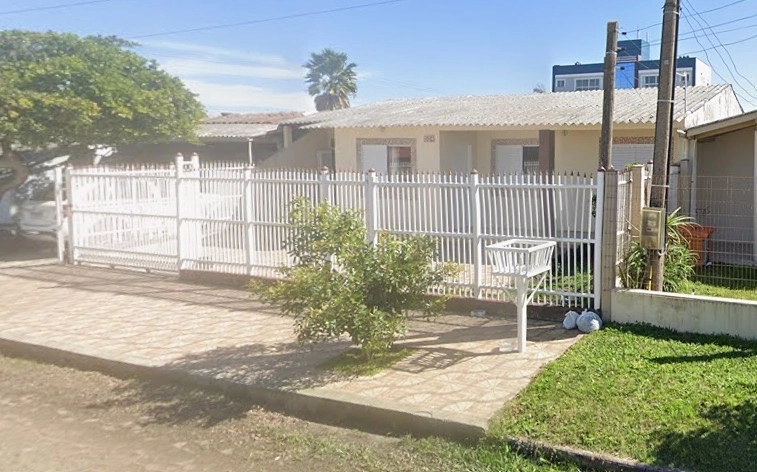 CASA DE PRAIA REGIÃO DE MORADORES COM PISCINA: 1ª foto da galeria de imagens do imóvel