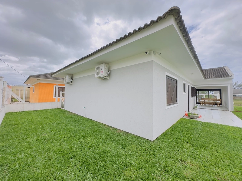 Casa Com 2 Terrenos e Piscina Próxima ao Mar: 14ª foto da galeria de imagens do imóvel
