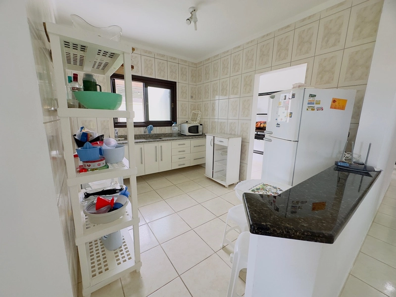 Casa Com 2 Terrenos e Piscina Próxima ao Mar: 21ª foto da galeria de imagens do imóvel