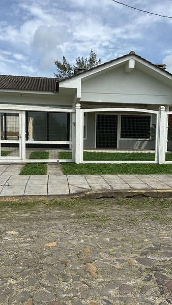 Casa Com 2 Terrenos e Piscina Próxima ao Mar: 8ª foto da galeria de imagens do imóvel