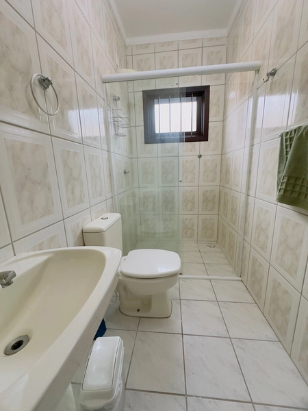 Casa Com 2 Terrenos e Piscina Próxima ao Mar: 23ª foto da galeria de imagens do imóvel