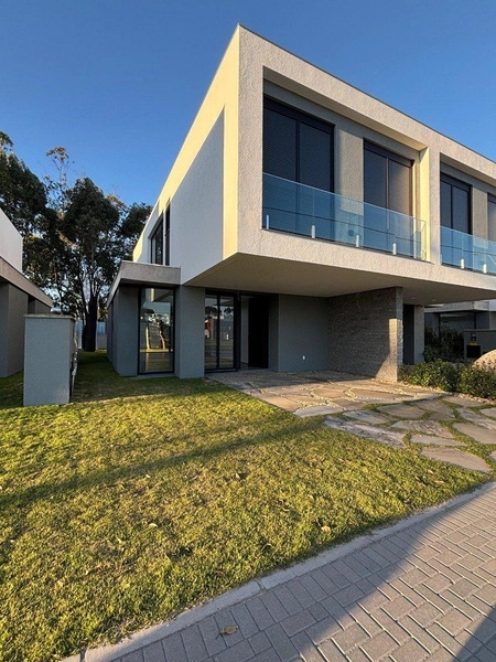 EXCELENTE CASA ALTO PADRÃO EM CONDOMÍNIO: 1ª foto da galeria de imagens do imóvel