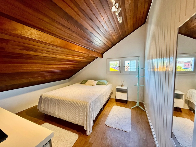 EXCELENTE CASA DE PRAIA PRÓXIMA AO MAR COM PISCINA: 7ª foto da galeria de imagens do imóvel