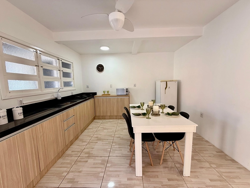 EXCELENTE CASA DE PRAIA PRÓXIMA AO MAR COM PISCINA: 18ª foto da galeria de imagens do imóvel