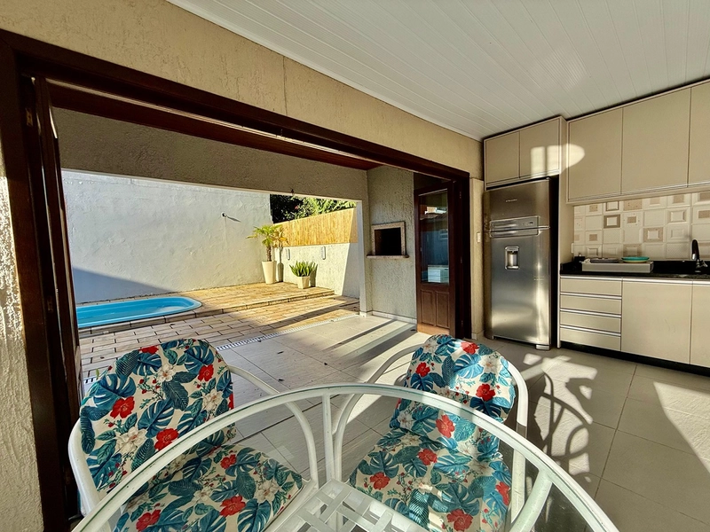 EXCELENTE CASA DE PRAIA PRÓXIMA AO MAR COM PISCINA: 20ª foto da galeria de imagens do imóvel