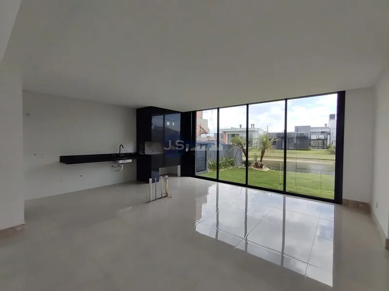 MAGNÍFICA CASA CEM CONDOMINIO COM FUNDO PARA O LAGO: 6ª foto da galeria de imagens do imóvel