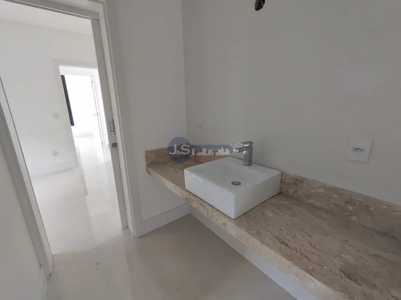 MAGNÍFICA CASA CEM CONDOMINIO COM FUNDO PARA O LAGO: 15ª foto da galeria de imagens do imóvel