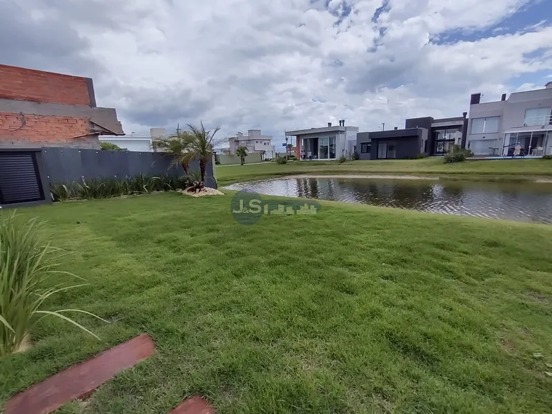 MAGNÍFICA CASA CEM CONDOMINIO COM FUNDO PARA O LAGO: 25ª foto da galeria de imagens do imóvel