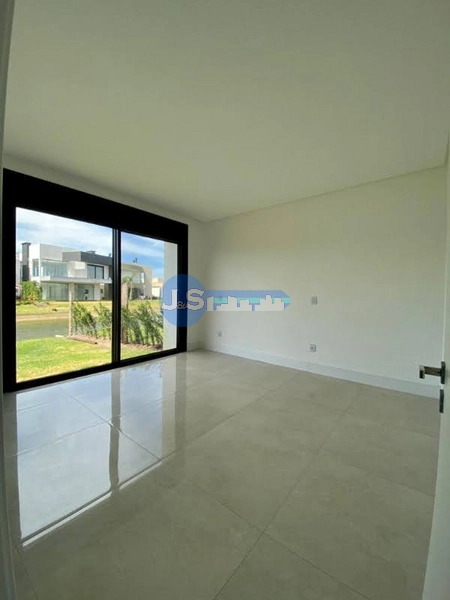 MAGNÍFICA CASA CEM CONDOMINIO COM FUNDO PARA O LAGO: 31ª foto da galeria de imagens do imóvel