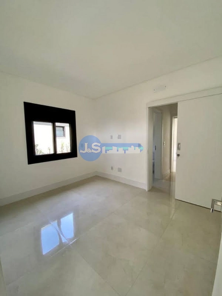 MAGNÍFICA CASA CEM CONDOMINIO COM FUNDO PARA O LAGO: 29ª foto da galeria de imagens do imóvel