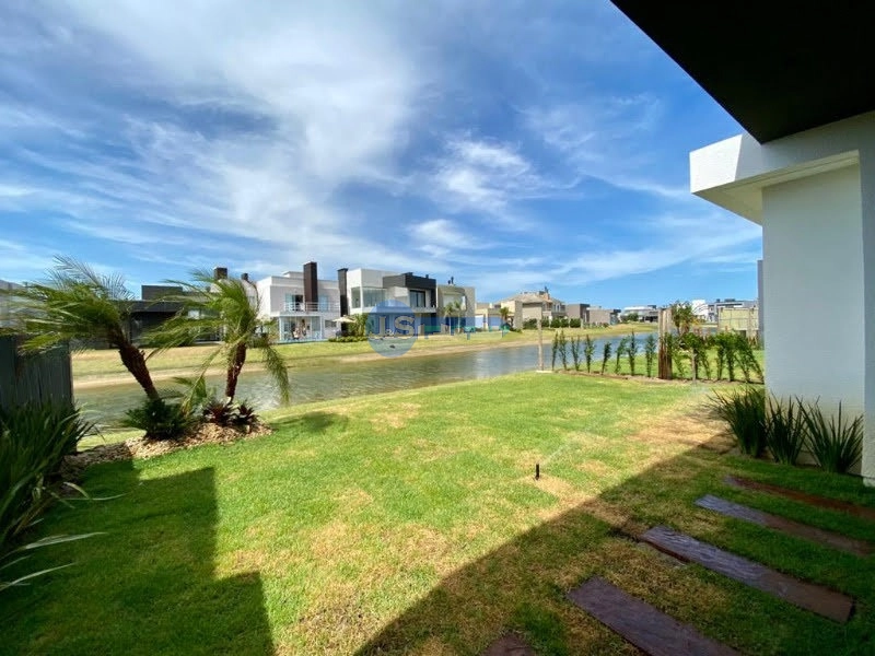 MAGNÍFICA CASA CEM CONDOMINIO COM FUNDO PARA O LAGO: 42ª foto da galeria de imagens do imóvel