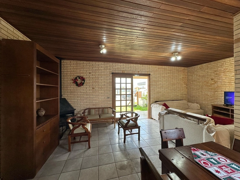 EXCELENTE CASA DE PRAIA PRÓXIMA AO MAR COM PISCINA: 12ª foto da galeria de imagens do imóvel