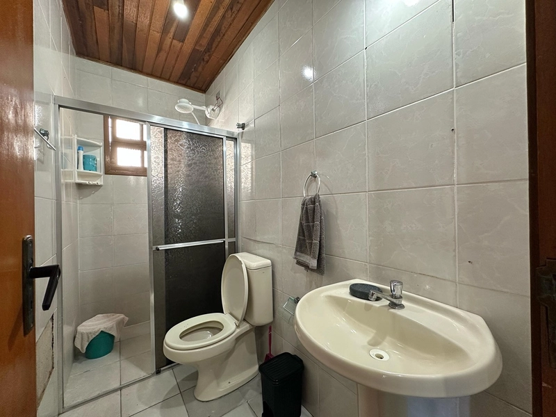 EXCELENTE CASA DE PRAIA PRÓXIMA AO MAR COM PISCINA: 22ª foto da galeria de imagens do imóvel