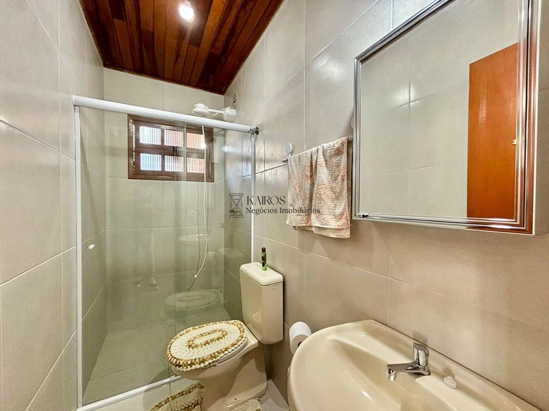 EXCELENTE CASA DE PRAIA PRÓXIMA AO MAR COM PISCINA: 11ª foto da galeria de imagens do imóvel