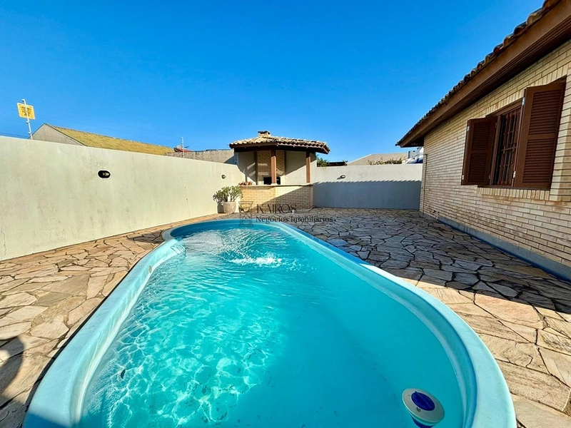 EXCELENTE CASA DE PRAIA PRÓXIMA AO MAR COM PISCINA: 19ª foto da galeria de imagens do imóvel