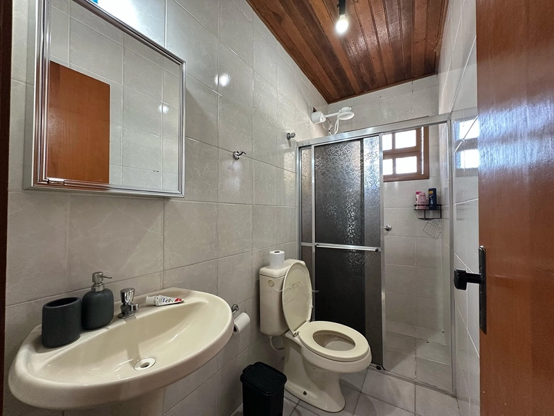 EXCELENTE CASA DE PRAIA PRÓXIMA AO MAR COM PISCINA: 21ª foto da galeria de imagens do imóvel