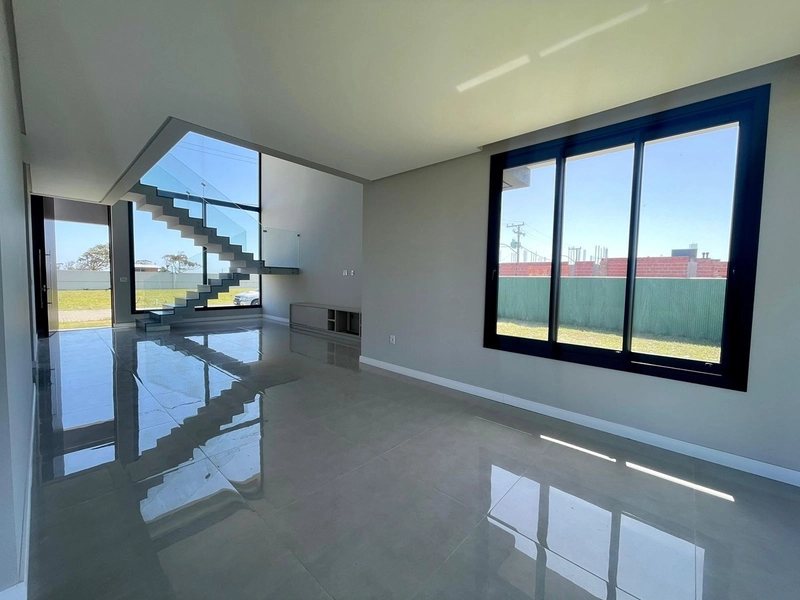 EXCELENTE CASA ALTO PADRÃO BEIRA LAGO : 5ª foto da galeria de imagens do imóvel