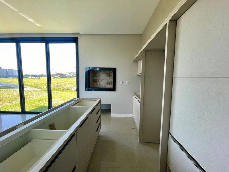 EXCELENTE CASA ALTO PADRÃO BEIRA LAGO : 8ª foto da galeria de imagens do imóvel