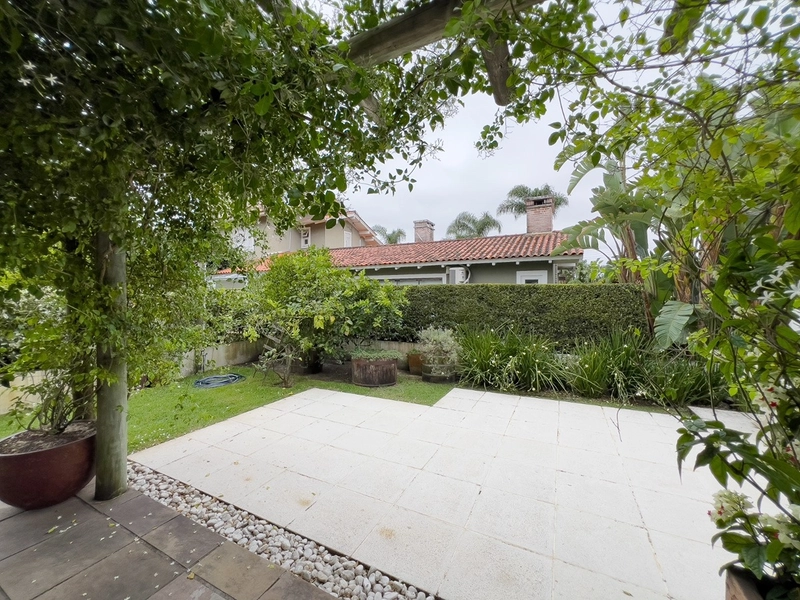 EXCELENTE CASA ALTO PADRÃO COM PISCINA : 14ª foto da galeria de imagens do imóvel