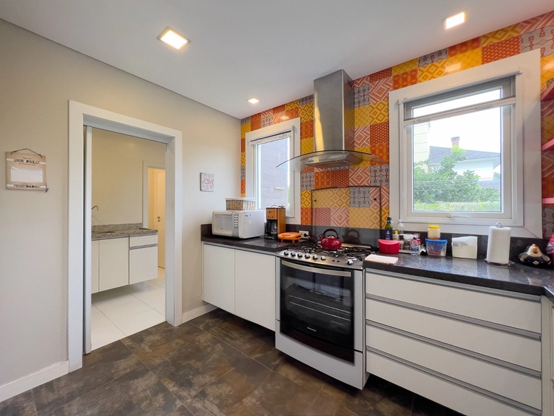 EXCELENTE CASA ALTO PADRÃO COM PISCINA : 22ª foto da galeria de imagens do imóvel