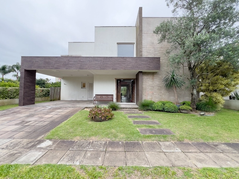 EXCELENTE CASA ALTO PADRÃO COM PISCINA : 1ª foto da galeria de imagens do imóvel