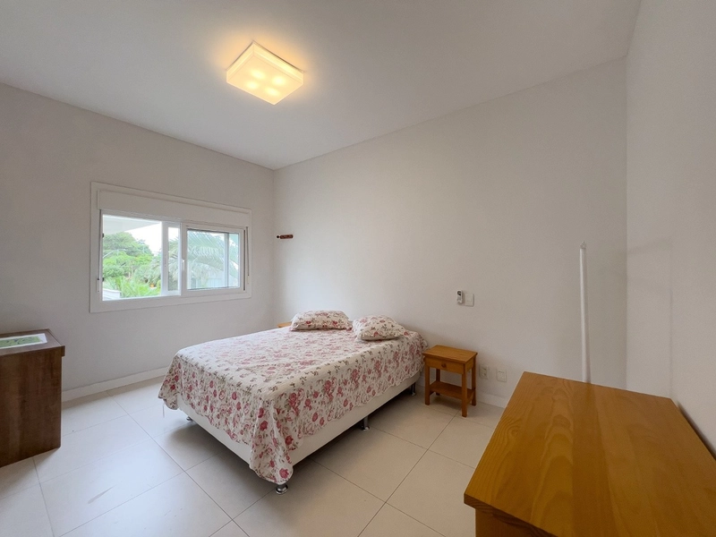 EXCELENTE CASA ALTO PADRÃO COM PISCINA : 27ª foto da galeria de imagens do imóvel