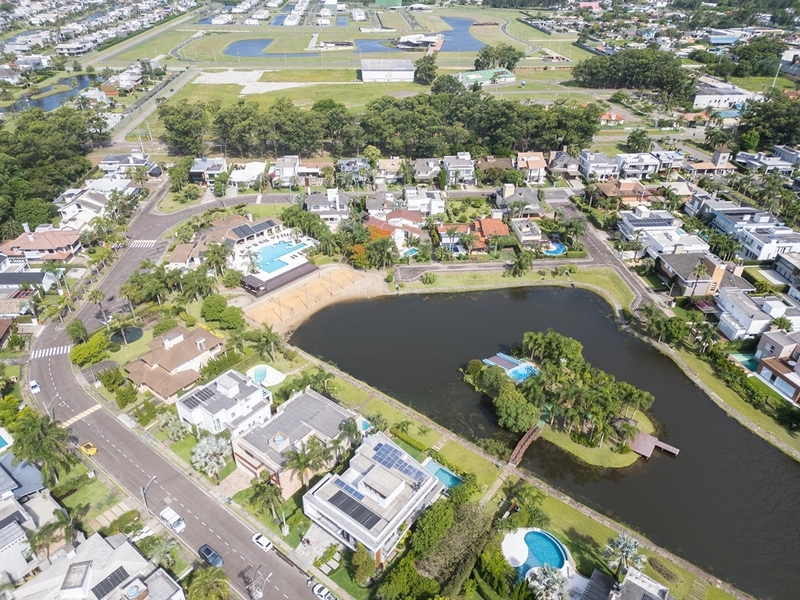 EXCELENTE CASA ALTO PADRÃO COM PISCINA : 5ª foto da galeria de imagens do imóvel